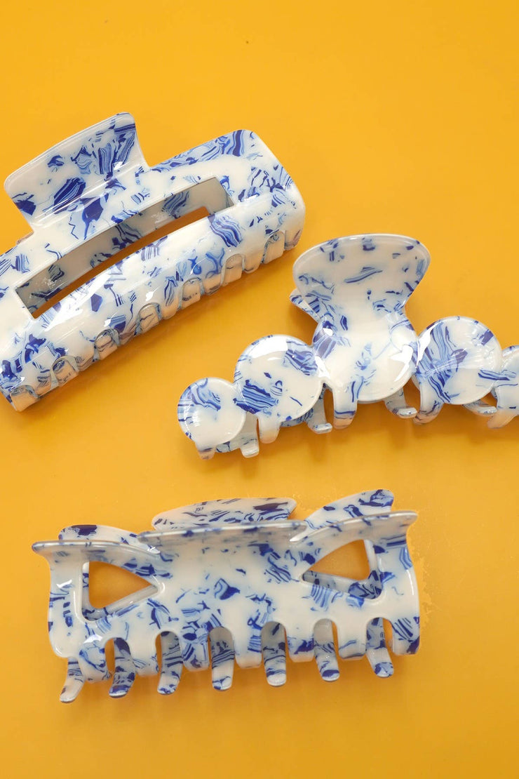 VINTAGE TOILE PATTERN HAIR CLAW CLIPS