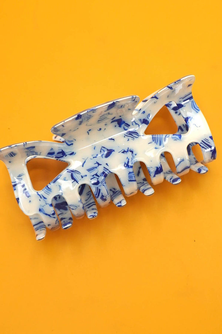 VINTAGE TOILE PATTERN HAIR CLAW CLIPS