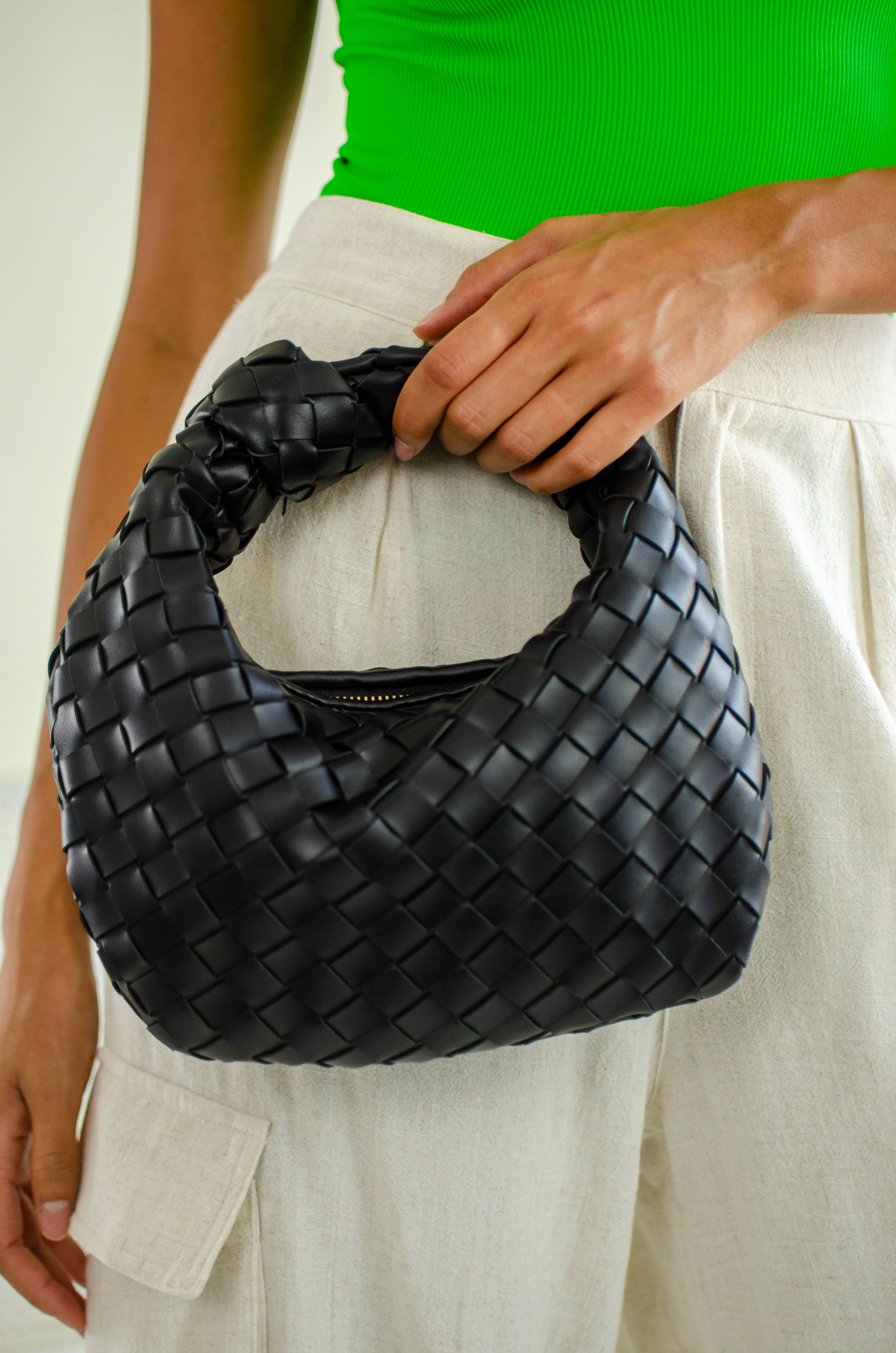 Bottega Veneta black woven mini BV Jodie bag Archives - STYLE DU