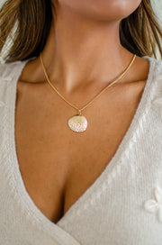 Pearl Seashell Pendant Necklace