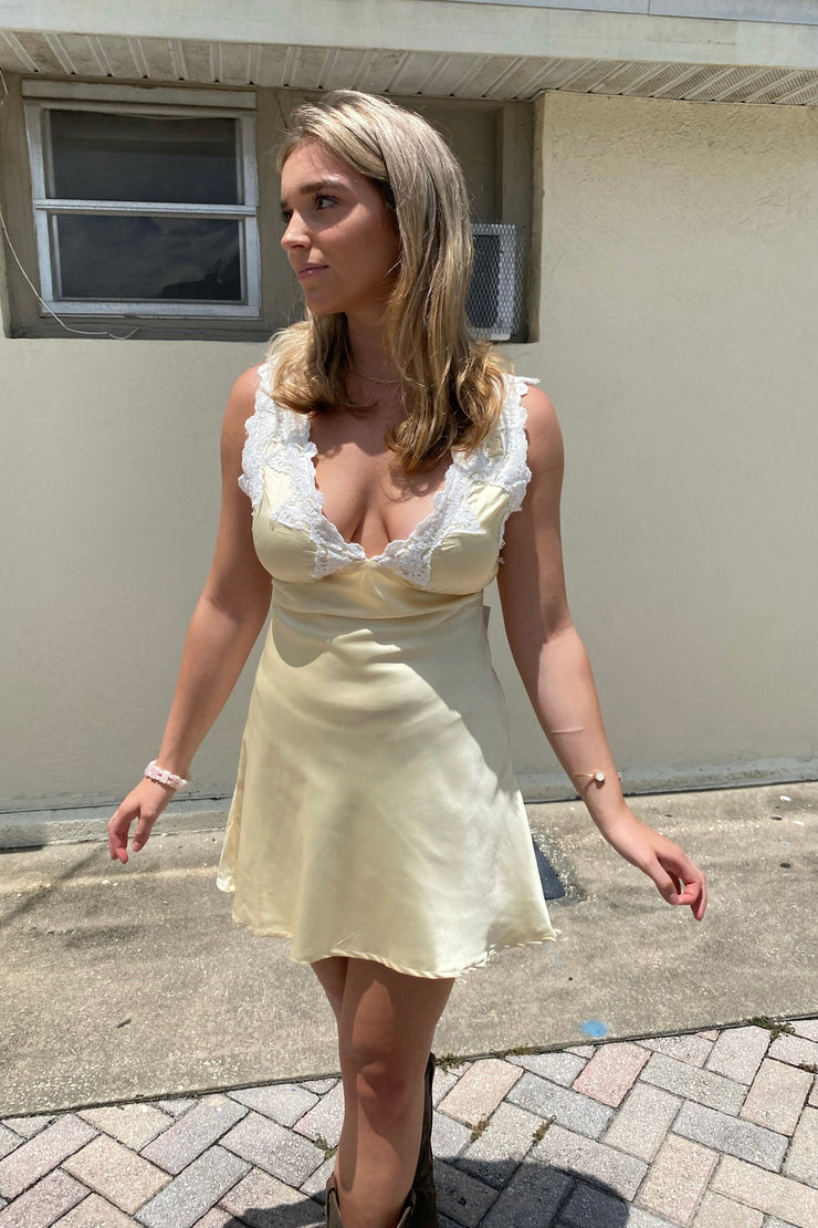 Cece Satin Lace Trim Dress Yellow