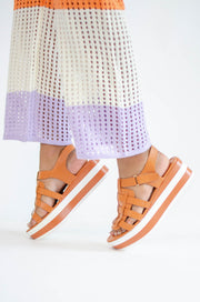 Making Grooves Platform Sandals Camel