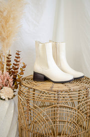 Kamira Square Toe Boots Ivory