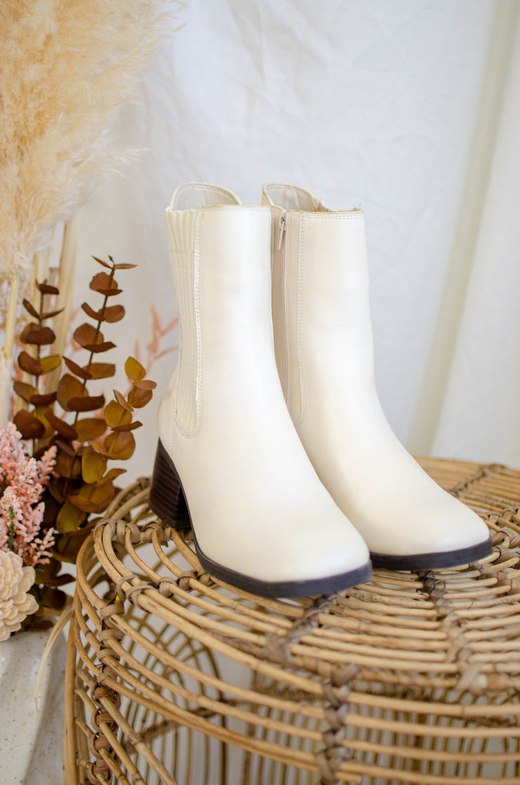 Kamira Square Toe Boots Ivory