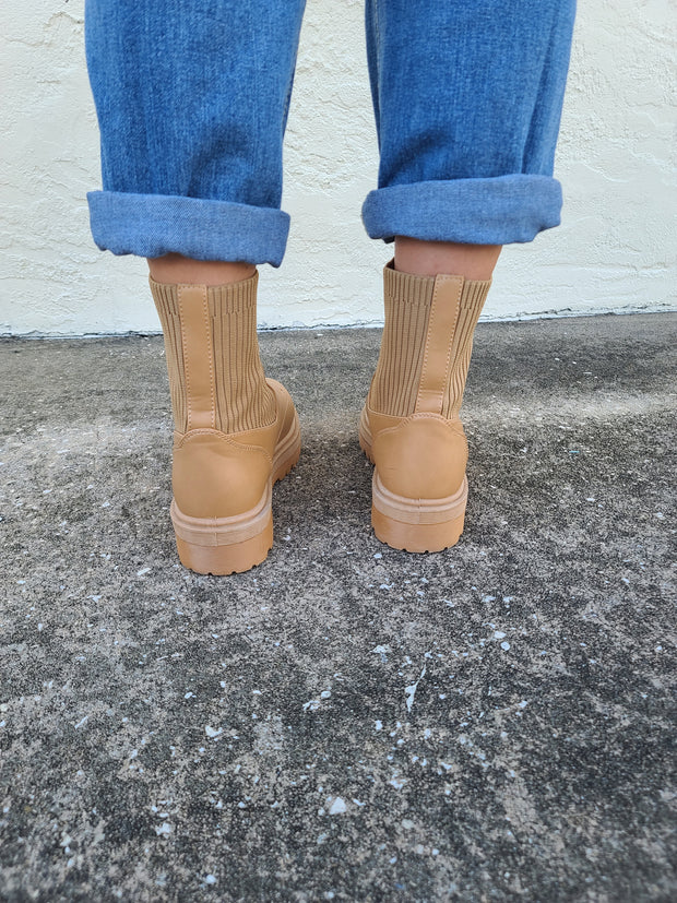 Nellie Zipped Boots Tan