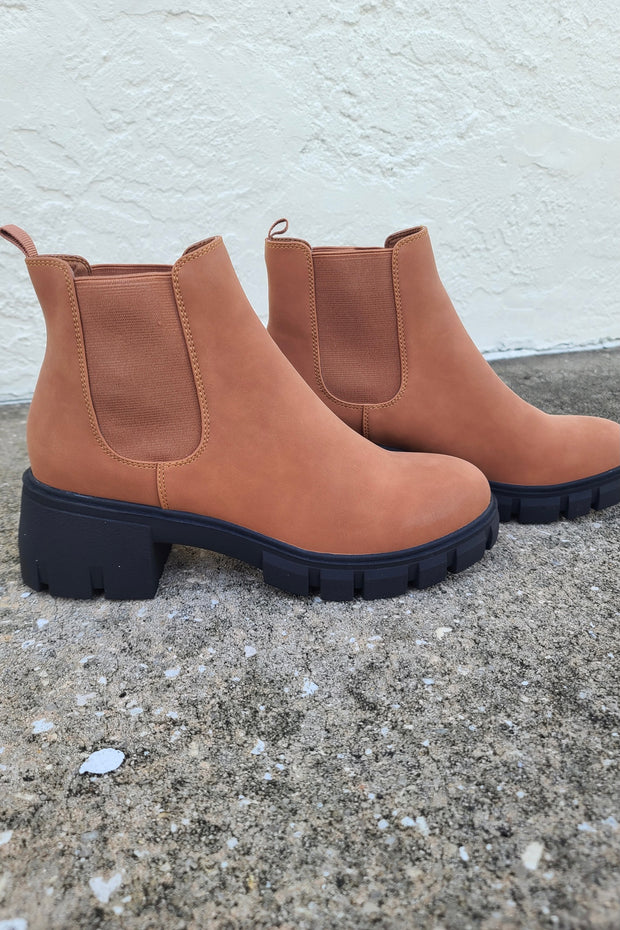 Tacoma Chunky Sole Boots Camel